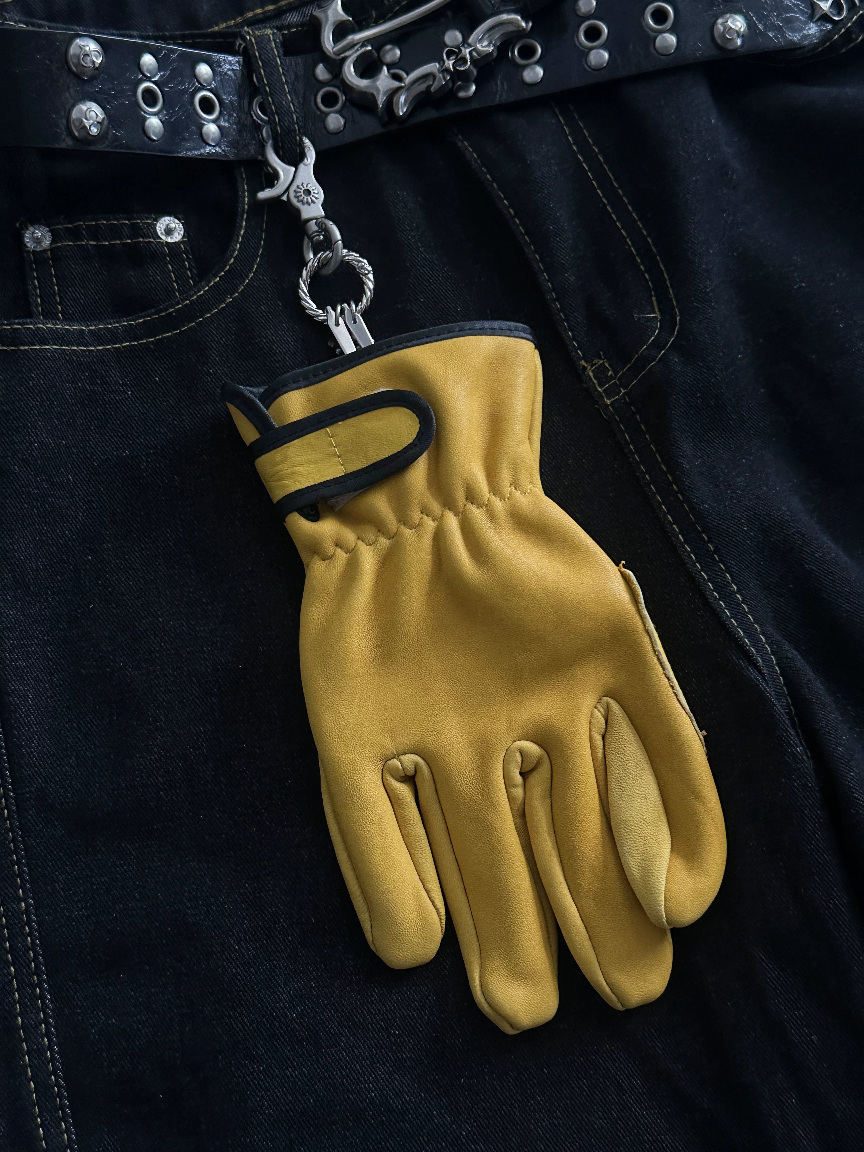 Mini Glove Metal Keychain Bag Charm — Unique Streetwear