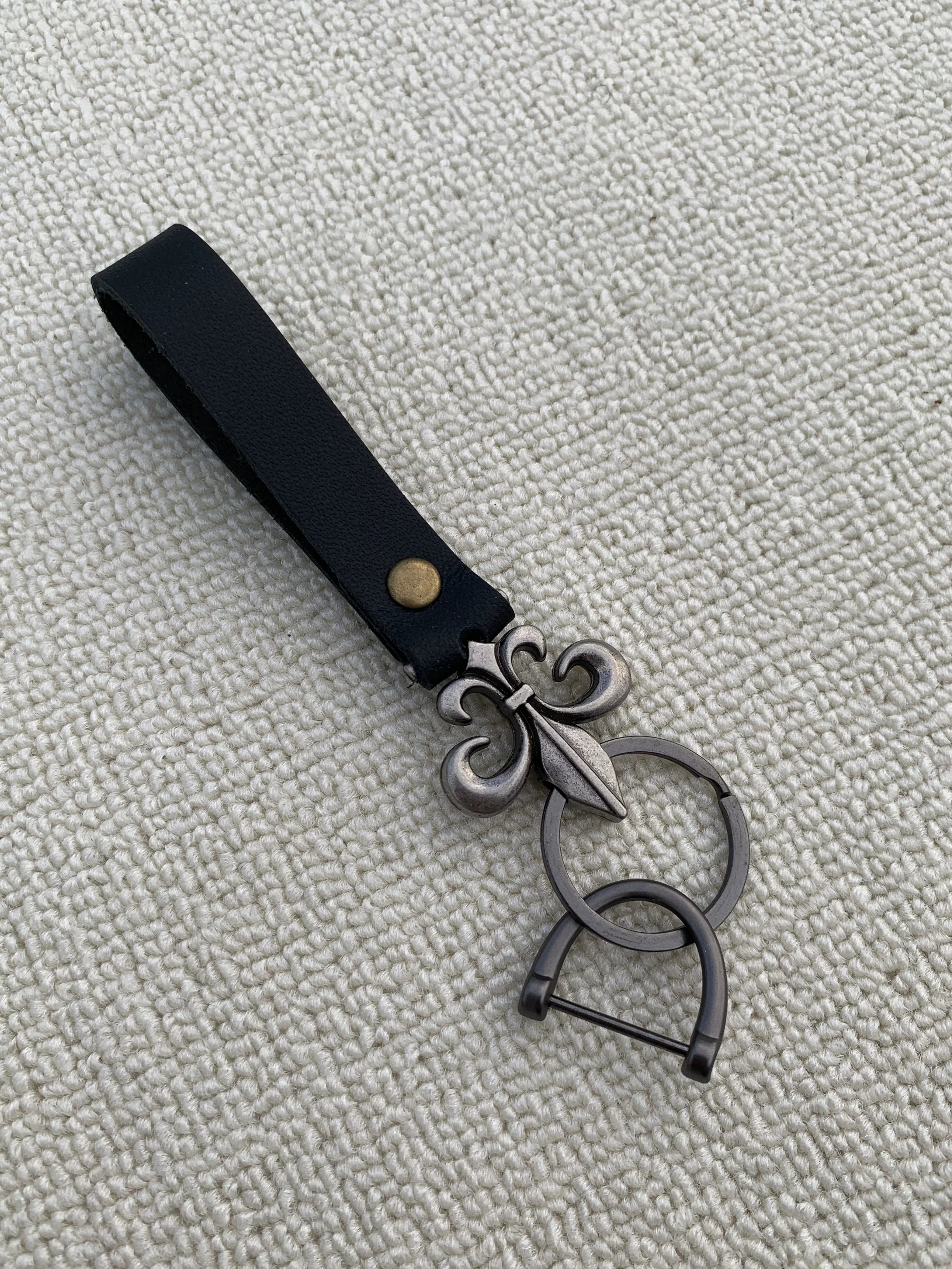 Gothic Cross Genuine Leather Keychain — Vintage Design