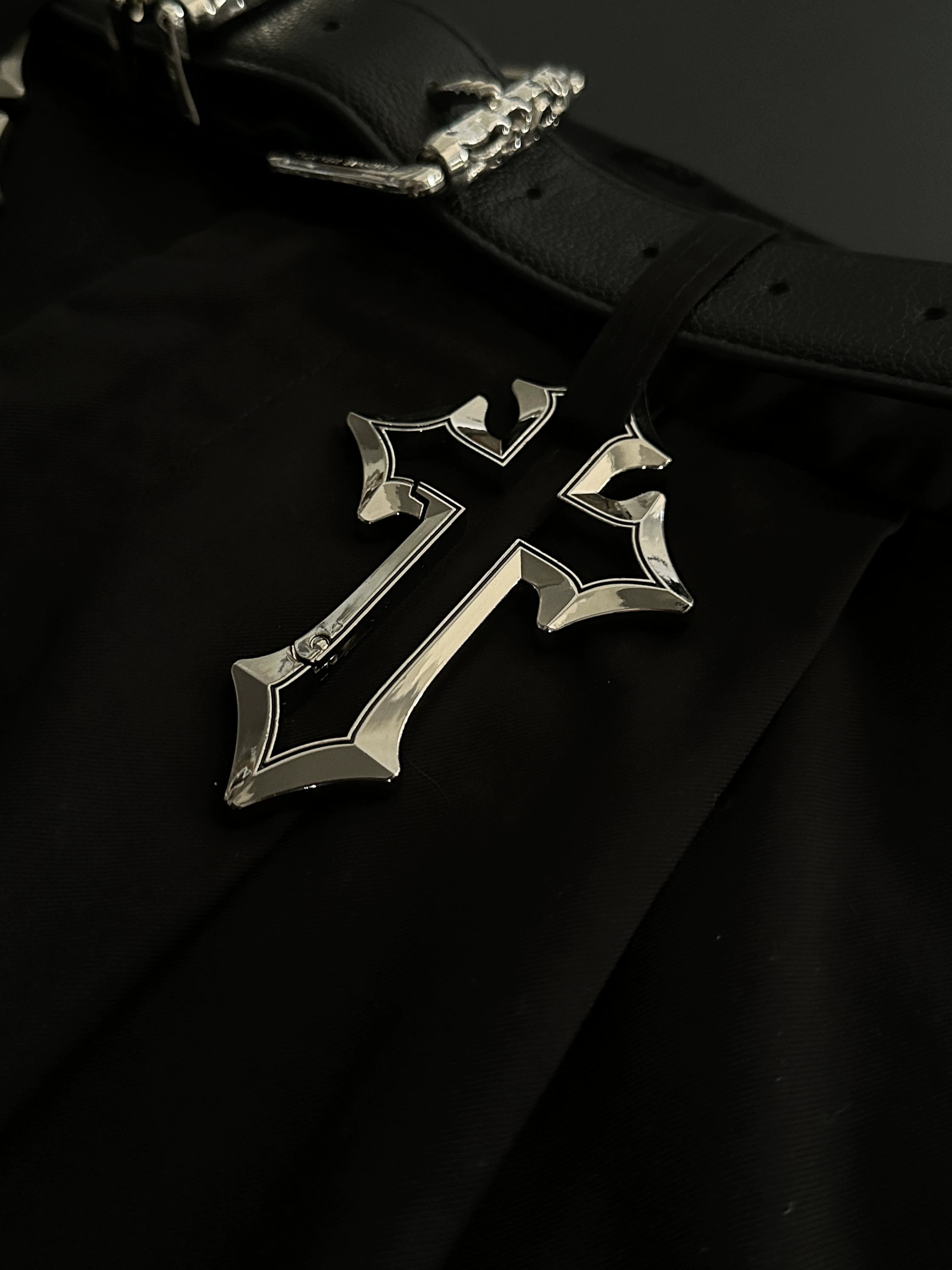 Gothic Cross Heavy Metal Keychain — Spring Clip Charm