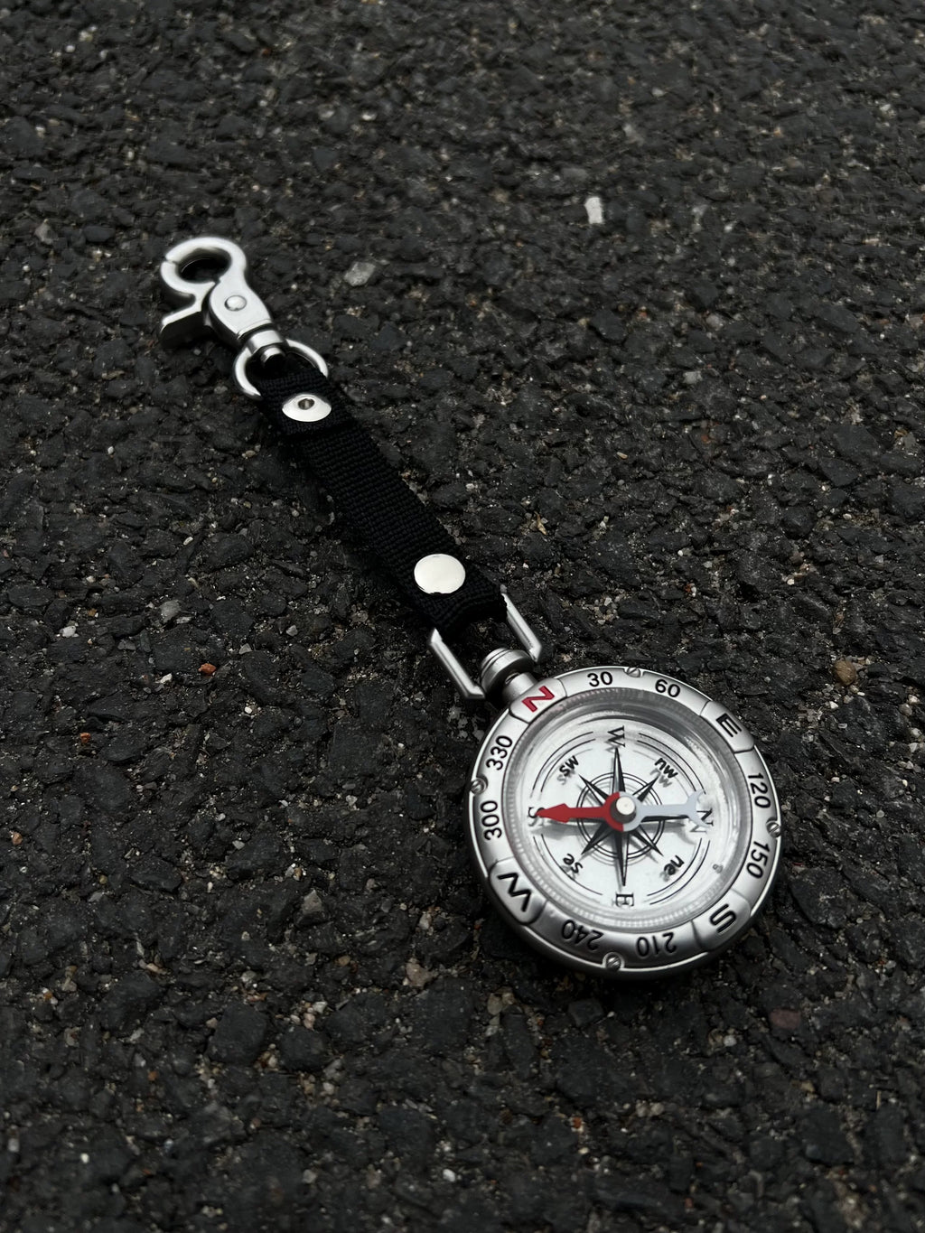 Compass Rose Outdoor Keychain — Functional Hiking Bag Charm