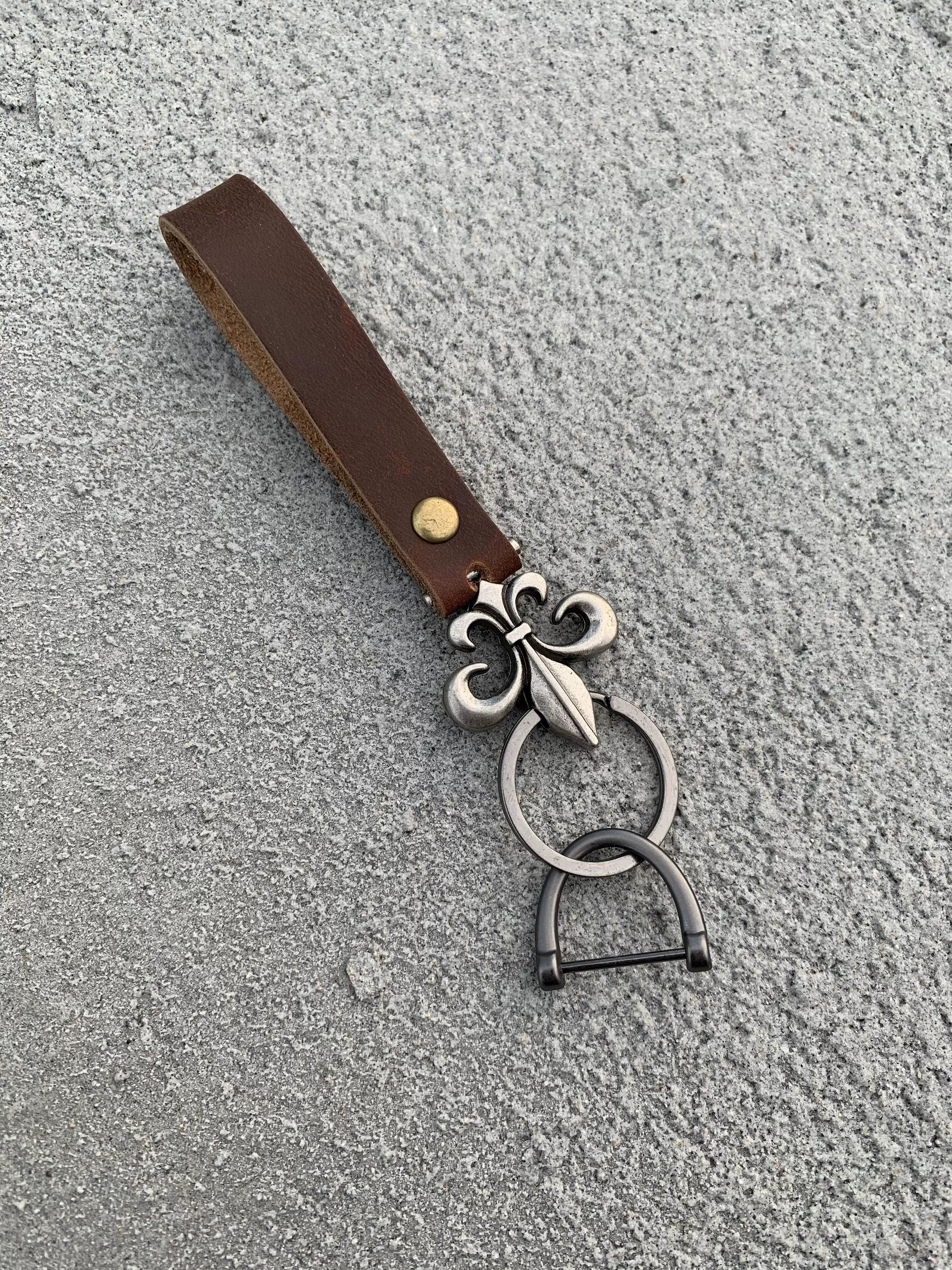 Gothic Cross Genuine Leather Keychain — Vintage Design